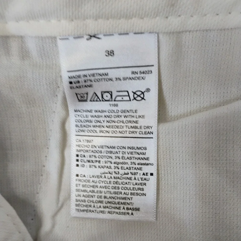 Old Navy Mens Ultimate Slim Built-In Flex Shorts Gray Stretch Size 38 NEW